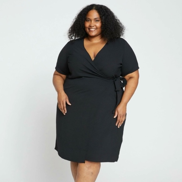 Universal Standard Twilight Crinkle Crepe Wrap Dress – Black Plus Size Size 4XL - Picture 1 of 7